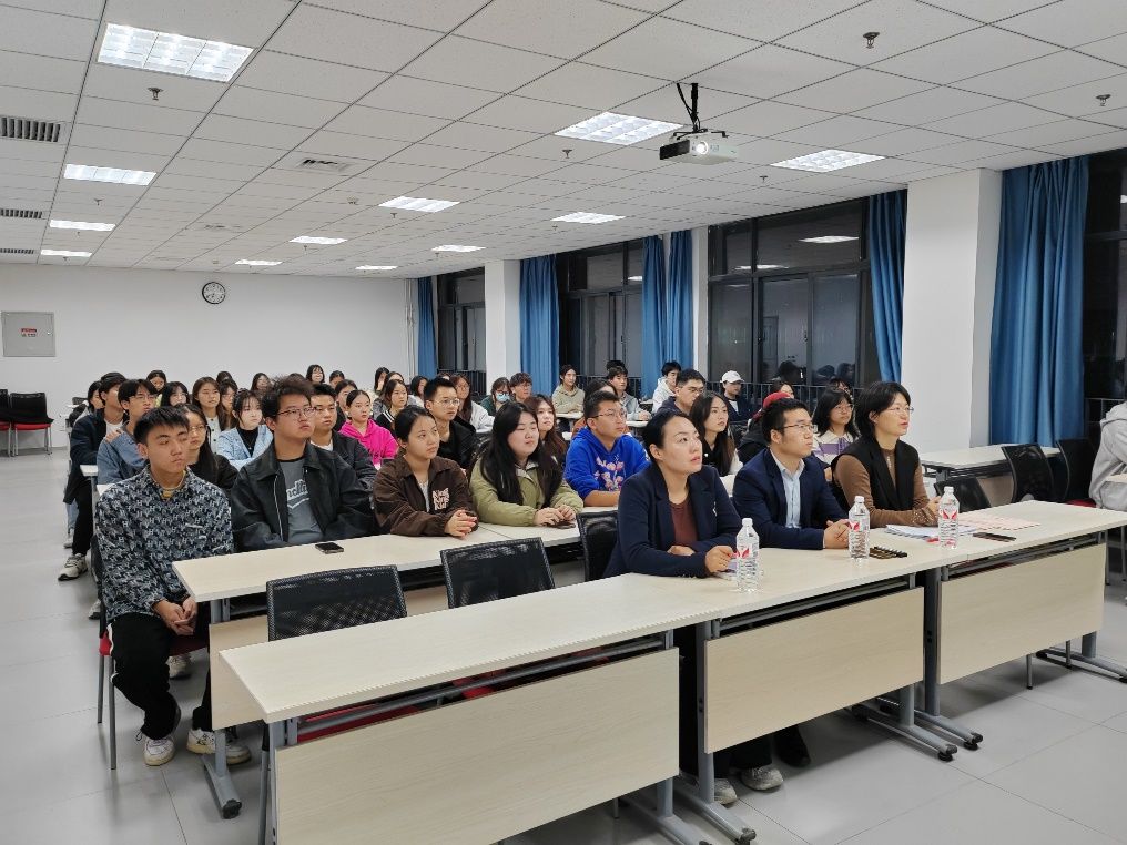 说明: D:\钉钉存储\2024.10.29成人导航
学风联络员聘书颁发大会照片\微信图片_20241029221504.jpg